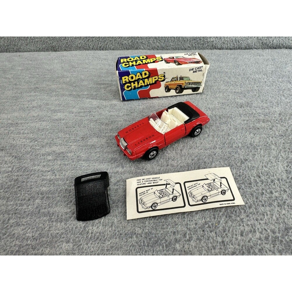 ROAD CHAMPS Die Cast #34 Leraron Convertible Red Car  T5